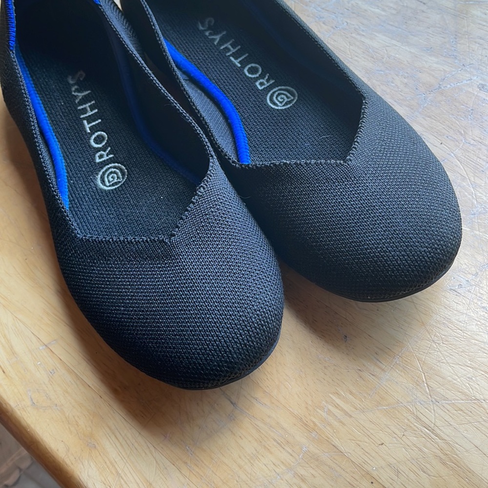 Black round toe Rothy’s - Picture 2 of 3